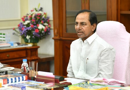 CM KCR to Visit Gulf Countries to Give Call to People from Telangana Return Back